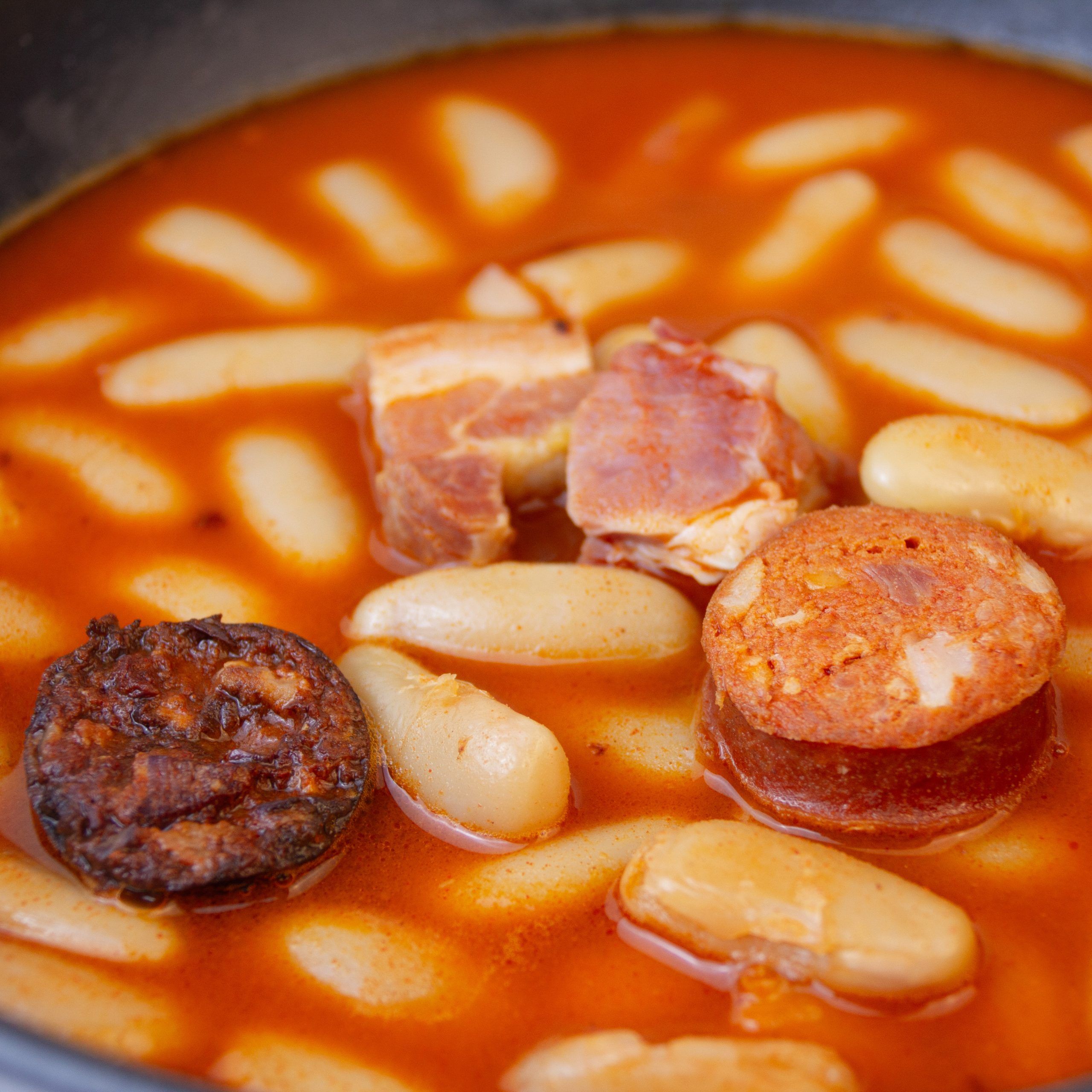 Detalle del producto de conservas caseras y gourmet Lorixe fabada asturiana