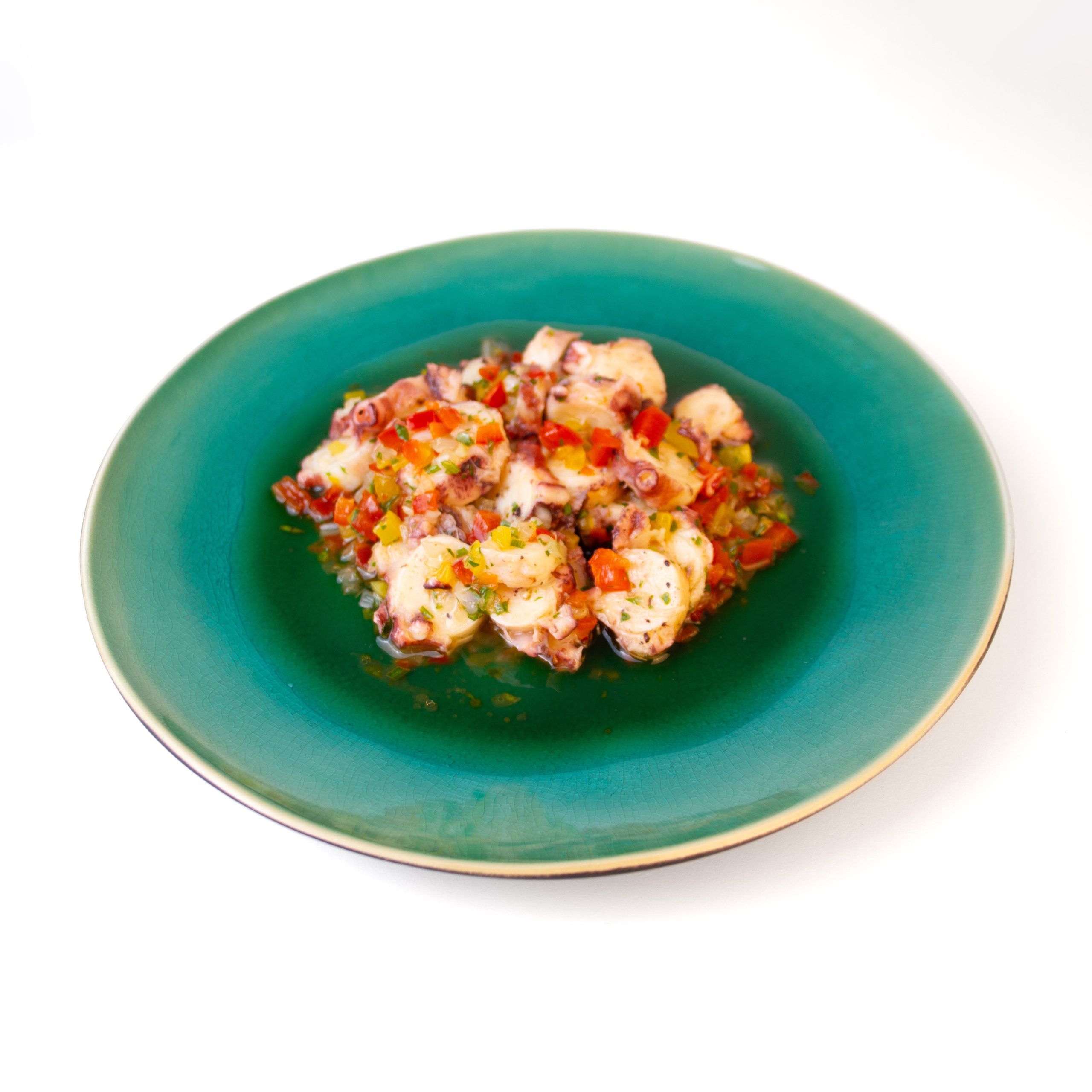 Emplatado de salpicón de pulpo Emplatado de conservas caseras y premium Lorixe de la gama de salpicón de pulpo